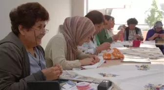 Kadınlar Bu Kurslarda Hem Terapi Görüyor, Hem Para Kazanıyor