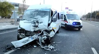 Malatya'da Öğrenci Servisi ile Tır Çarpıştı: 18 Yaralı