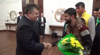 Şanlıurfaspor Taraftarından Tipioğlu'na Forma