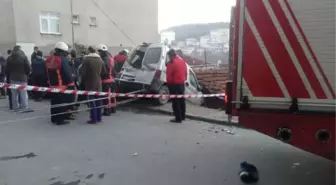 Sarıyer'de TIR Sokağı Birbirine Kattı, Mahalleli Deprem Oluyor Sandı