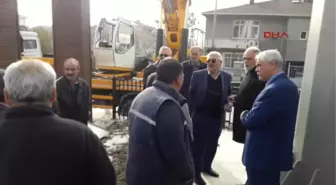 Kocaeli Şehidin Adının Verildiği Parka Türk Bayrağı Ile Kamufle Edilen Baz Istasyonuna Tepki