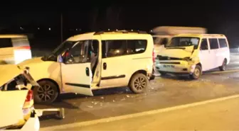 Sakarya'da Zincirleme Trafik Kazası: 3 Yaralı