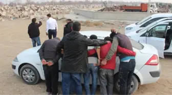 Polis Kepçe Operatörü Kılığına Girdi, Hırsızları Yakaladı