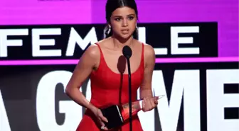 Selena Gomez'den Duygusal Konuşma: Vücutlarınızı Görmek İstemiyorum