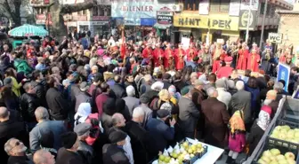 Bursa'da Bedava Armut İzdihamı