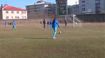 Kadınlar Futbol Ligi - Muş Kartalspor, Diyarbekirspor'u 3-0 Yendi - Muş