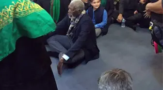 Morgan Freeman Ezan Okudu