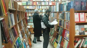 Kitapevleri Teknolojiye Direniyor