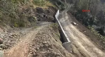 Rizeli Inadı Kuzenine Kızdı, Yolu Beton Duvarla Kapattı