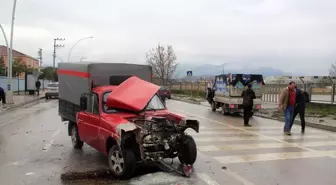 Başiskele'de Trafik Kazası: 2 Yaralı