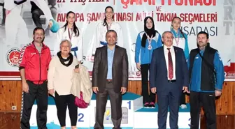 Karate Şampiyonası'nda İkizler Birlikte Kürsüye Çıktı