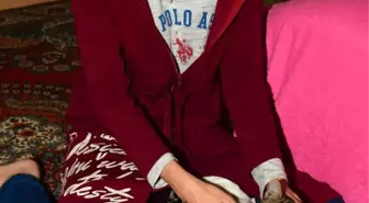 Mahsur Kalan Kediyi Önce Kurtardı, Sonra Sahiplendi