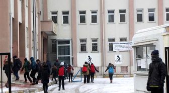 Kaloriferleri Yanmayan 3 Okul Öğleden Sonra Tatil Edildi