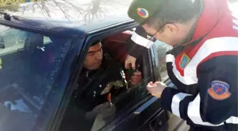 Jandarmadan Sürücü ve Yolculara Emniyet Kemeri Uyarısı