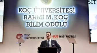 Koç Üniversitesi Rahmi M. Koç Bilim Madalyası Prof. Dr. Aydoğan Özcan'ın Oldu