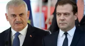 Yıldırım, Rusya'da Medvedev ile Görüştü