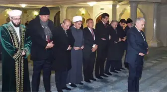 Başbakan Yıldırım Namaz Kıldırdı!