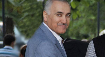Adil Öksüz, Arandığını Gazeteden Öğrenmiş