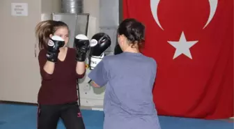 Kadın Boksörden Hemcinslerine Çağrı