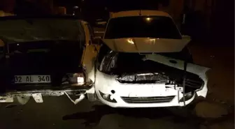 Aranan Şüpheli, Kaçtığı Otomobille Polis Aracı Çarpışınca Yakalandı