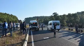 Muğla'da İki Minibüs Çarpıştı: 11 Yaralı