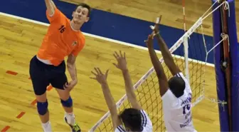 Voleybol: Efeler Ligi