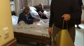 Erbakan Vakfı'ndan Hastalara 'Zemzem Suyu'