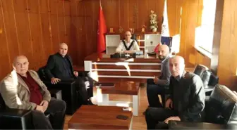 Kanser Tedavisi Gören Koordinatöre Destek İçin 60 Personel Saçlarını Kazıttı
