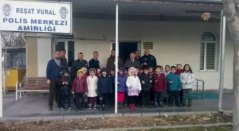 Minikler Polis Amcalarını Unutmadı