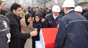 Muşlu Şehit Polis Türkçe ve Kürtçe Ağıtlarla Uğurlandı