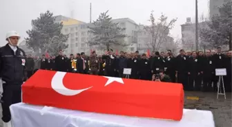 Muşlu Şehit Polis Türkçe ve Kürtçe Ağıtlarla Uğurlandı