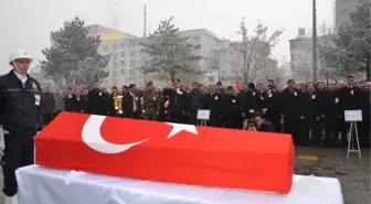 Muşlu Şehit Polis Türkçe ve Kürtçe Ağıtlarla Uğurlandı