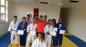 Okullararası Judo'da Dereceye Giren Sporcular Belli Oldu