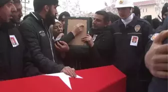 Şehit Polis Memuru Murat Yılmaz Son Yolculuğuna Uğurlandı (2)
