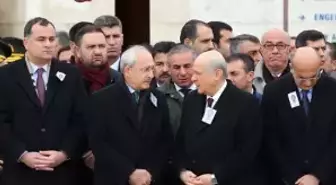 Şehit Cenazesinde Kılıçdaroğlu ve Bahçeli'nin Sohbeti Dikkat Çekti