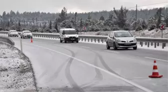 Dha Yurt;sivas' Ta Buzlanma, Trafik Kazalarına Yolaçtı