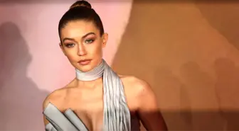 Gigi Hadid, Reklam Kampanyası İçin Soyundu