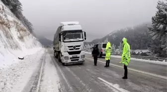 Sertavul Geçidi'nde Ulaşım Güçlükle Sağlanıyor