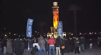 Halep'te Sivillere Yönelik Yapılan Saldırılar İzmir'de Protesto Edildi!