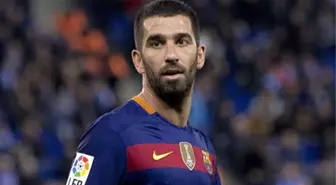 Arda Turan'ın Çorapları Sosyal Medyanın Konusu Oldu