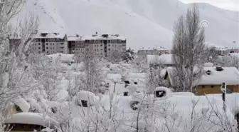 Bitlis'te Kar Kalınlığı 1 Metreyi Aştı