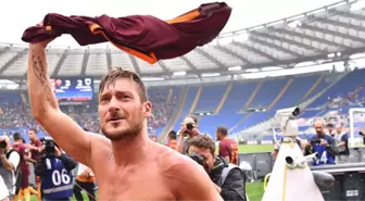 Yaşayan Efsane Totti: İki Aşkım Var, Roma ve Futbol. İkisiyle de Evliyim