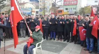 Binlerce Kişi Şehitler İçin Toplandı