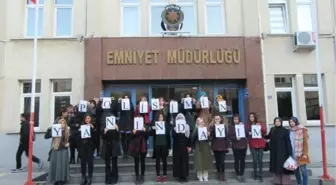 Tek Tek Harflerle Oluşturdukları 'Polisimin Yanındayım' Yazısıyla Polislere Destek Oldular