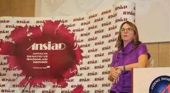 Ayşen Zamanpur Üniversite Öğrencilerine Yaşam Felsefesini Anlattı