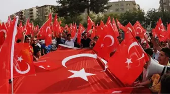 Mardinliler Terör Saldırılarını Protesto Etti