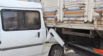 Bilecik'te Trafik Kazası, 1'i Ağır, 3 Yaralı