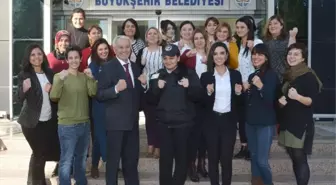 Kadınlara Dövüş ve Savunma Eğitimi