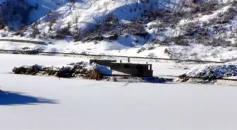 Tunceli'de Uzunçayır Barajı Buz Tuttu