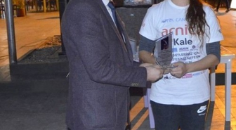 Derya Can'dan Kaş Devlet Hastanesi'ne Teşekkür Plaketi